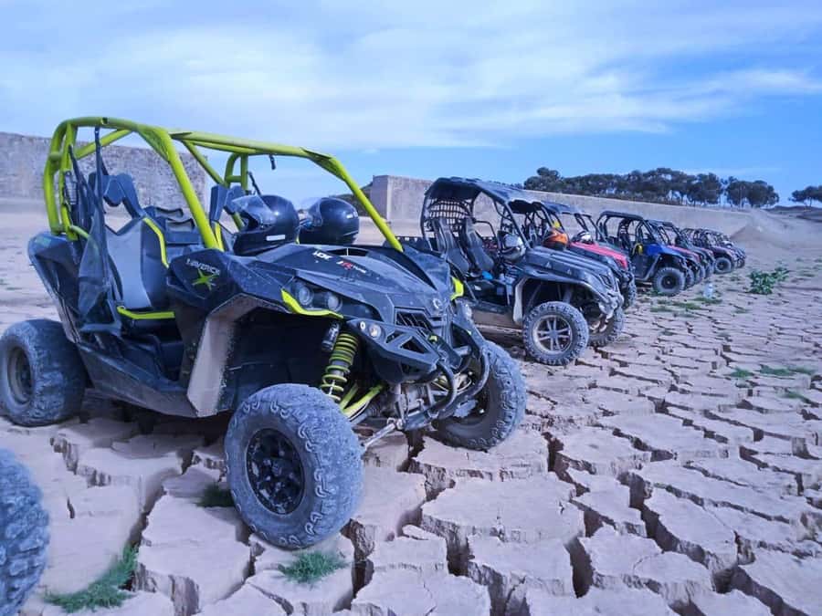 Agafay Desert: Buggy Rides, Dinner & Show Under the Stars - Music, dancing, and fire make the evening memorable