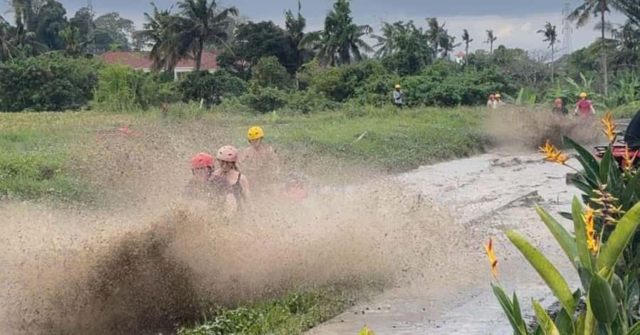 Bali : ATV and Tubing Adventure by Beji River Adventure - Changing from ATV wheels to river tubing