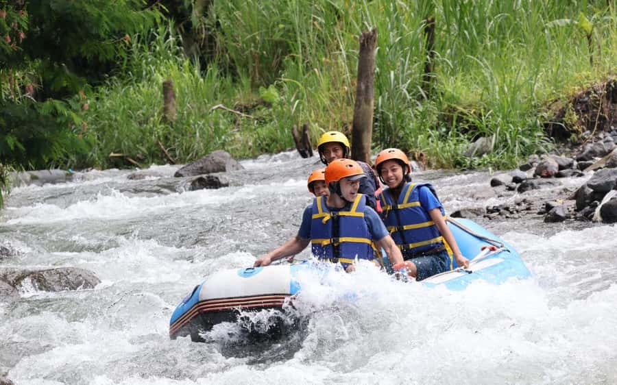 Bali: Telaga Waja White Water Rafting And ATV Quad Adventure - Lunch after the river