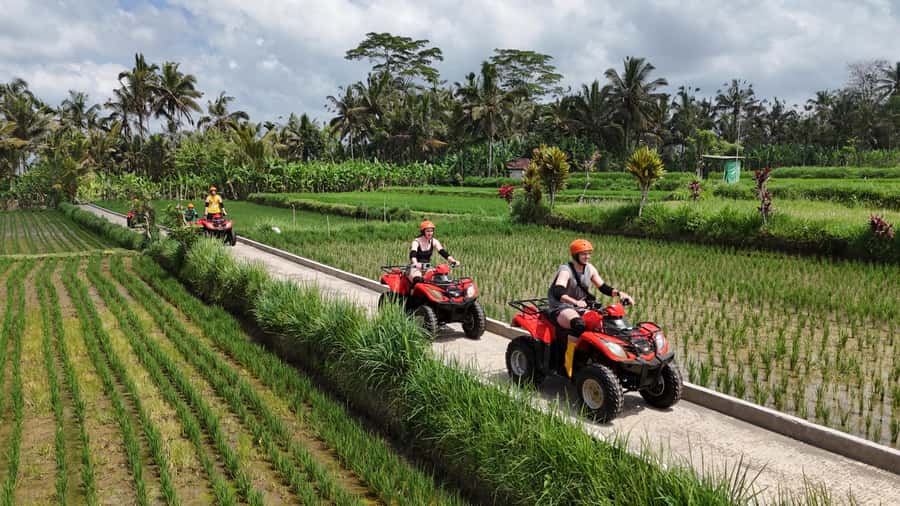 Bali: Ubud Gorilla Face ATV and Ayung Rafting Trip with Meal - Walking down to the Ayung River