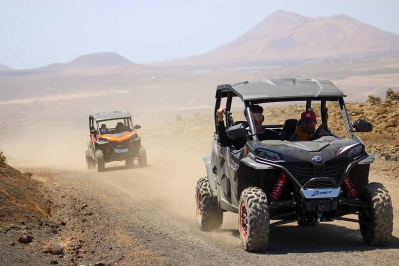 Buggy 4 pazas Corralejo Fuerteventura - Volcanic scenery, beaches, and dusty rural roads