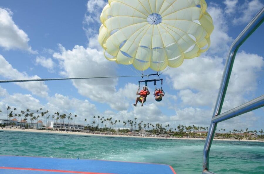 Buggy Tour and Parasailing Experience - Language, guides, and the group atmosphere