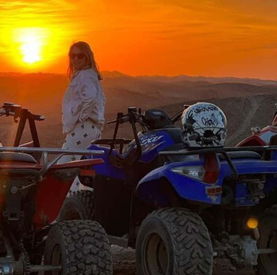 Dinner show in agafay Desert 1h quad bike & 20 min camels - The Quad Bike Ride: The Main Adventure