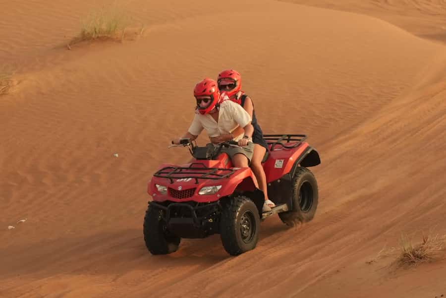 Dubai: Experience 60 Minutes Quad bike & BBQ Dinner - Safety briefing before the quad bikes