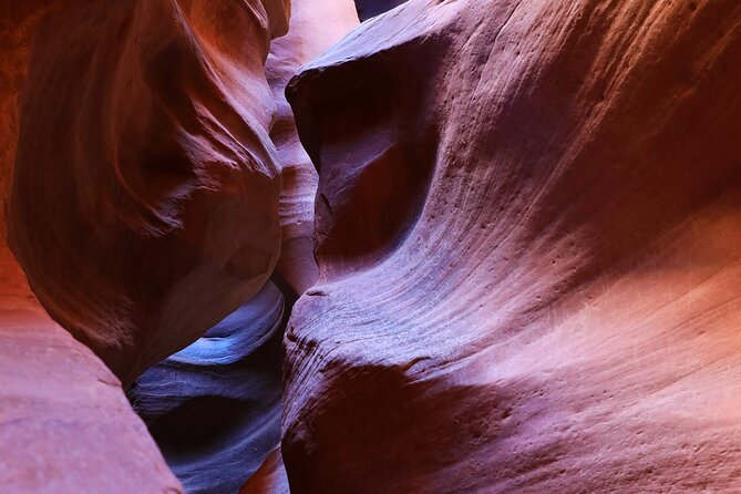 East Zion Crimson Canyon Hike & UTV Adventure - Entering the narrow sandstone slot canyon