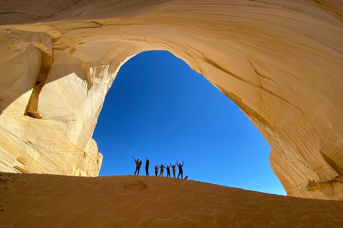 Great Chamber/Peekaboo Slot Canyon UTV Tour 4hrs - Climbing to the Great Chamber