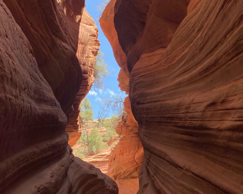 Kanab: Peek-A-Boo and Great Chamber UTV Guided Tour - Crossing the sand tracks between the two sights