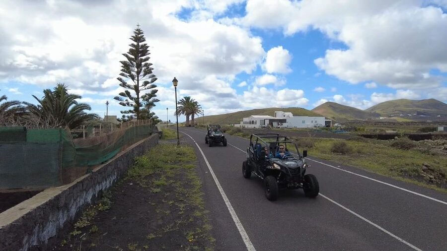 Lanzarote: Mix tour Guided Buggy Volcano Tour 4 or 6 seater - Teguise’s lime ovens and the old dam route