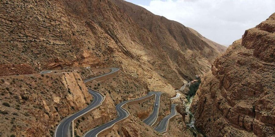 Marrakech: 3-Day Merzouga Desert Tour Camel & Sandboarding - Rose Valley and the Dades overnight stop