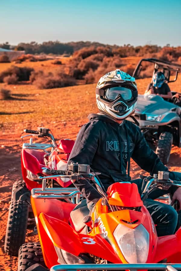 Marrakech: Agafay Desert Quad Bike with Camels & Dinner Show - Small details that improve the evening