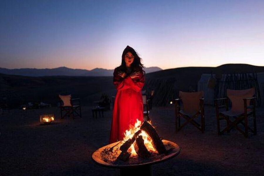 Marrakech: Agafay Desert Quad Biking Tour with Dinner-Show - Getting warm after sunset
