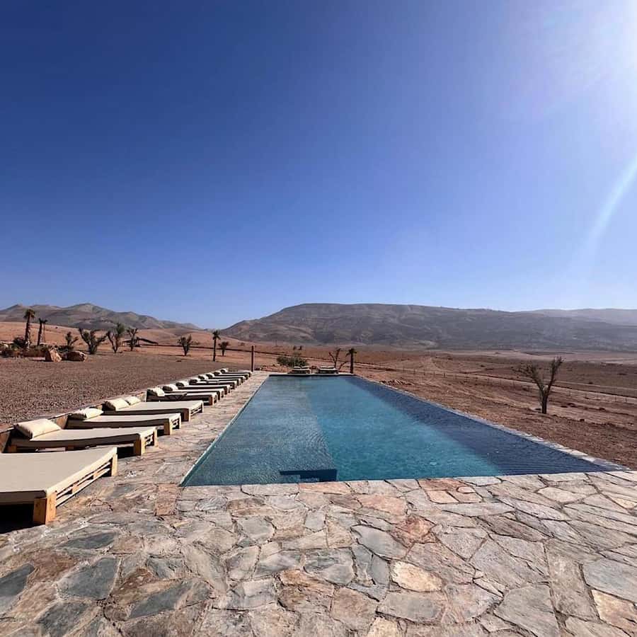 Marrakech: Agafay Desert Quad & Camel Rides with Dinner Show - Leaving Marrakech by minibus