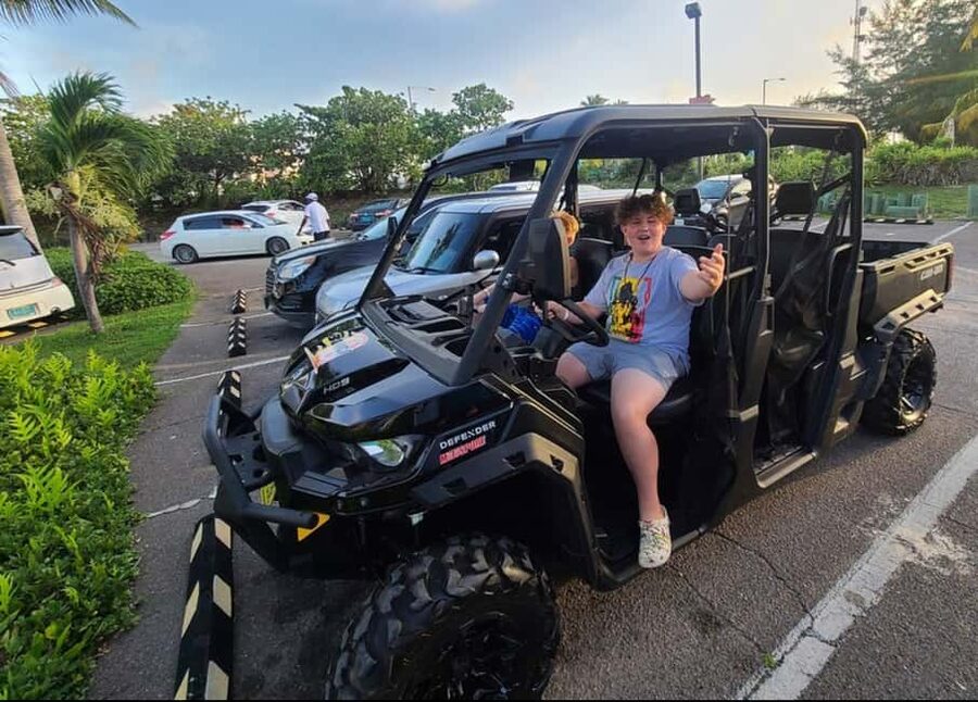 Nassau: 6-Seater Buggy Rental - Rolling past Queen’s Staircase