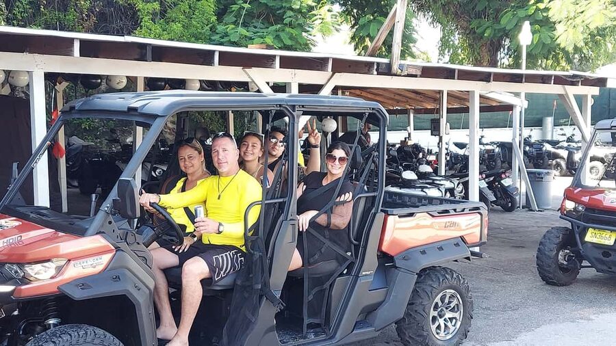 Nassau: 6-Seater Buggy Rental - Stopping at Arawak Cay