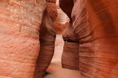 Peekaboo Slot Canyon UTV and Hiking Adventure