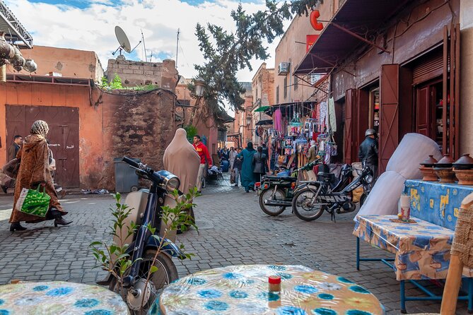 Private Marrakech excursion, camel ride or quad from Casablanca - A glimpse of the Majorelle Garden