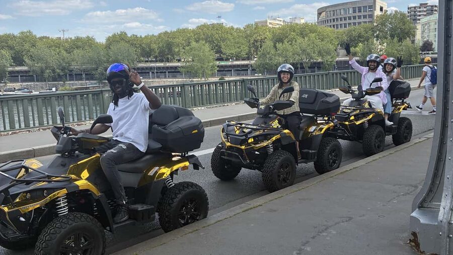 Quad bike ride to discover Parisian monuments - What riding the electric quad feels like