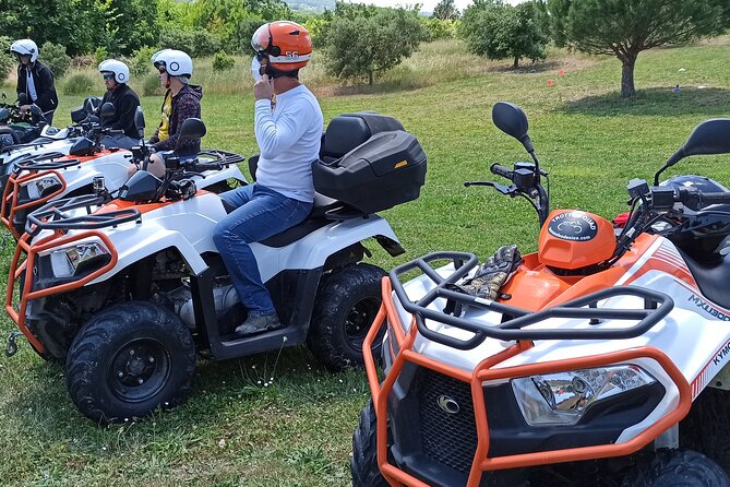Quad hike 3h30 Vineyards of Dordogne - Leaving Ribagnac for the Dordogne countryside