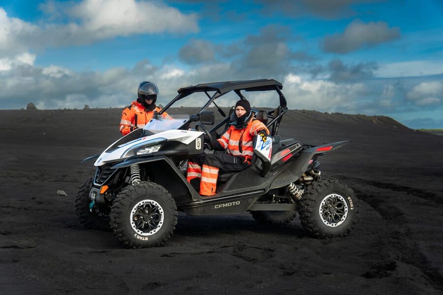 Reykjavík: Buggy Adventure to Mýrdalsjökull Majestic Glacier - What the Guide Adds to the Experience