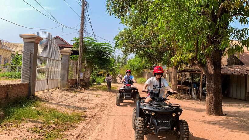 Siem Reap: Khmer Village and Fish Farm ATV Tour - The fish farm and its large catfish