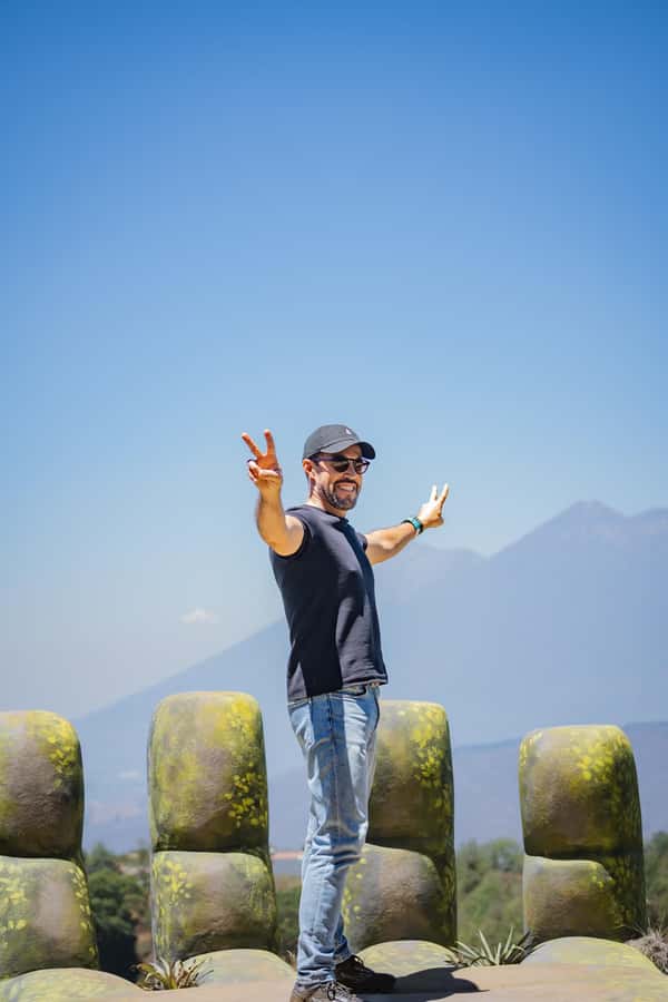 Tour hacia Hobbitenango en quad - Leaving Antigua on a Quad
